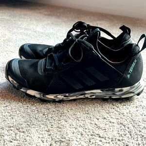 Adidas Terrex cross trainer sneaker. Worn once. Too narrow footbed for me.